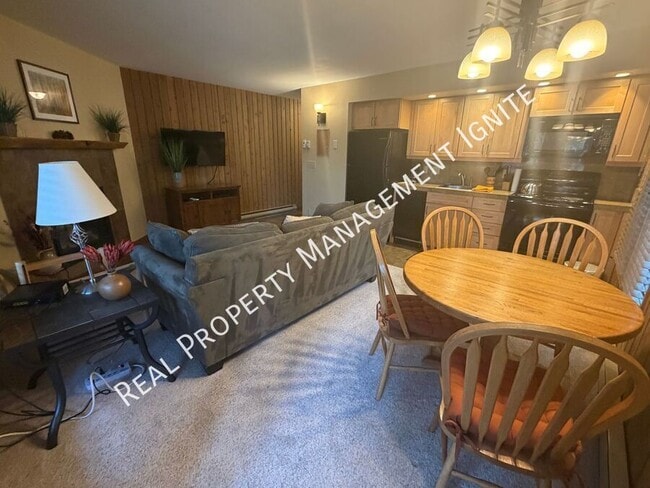 Building Photo - 19717 SW Mount Bachelor Dr