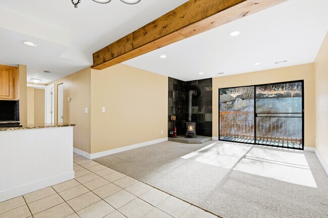 Foto del edificio - 1901 Clear Creek Dr