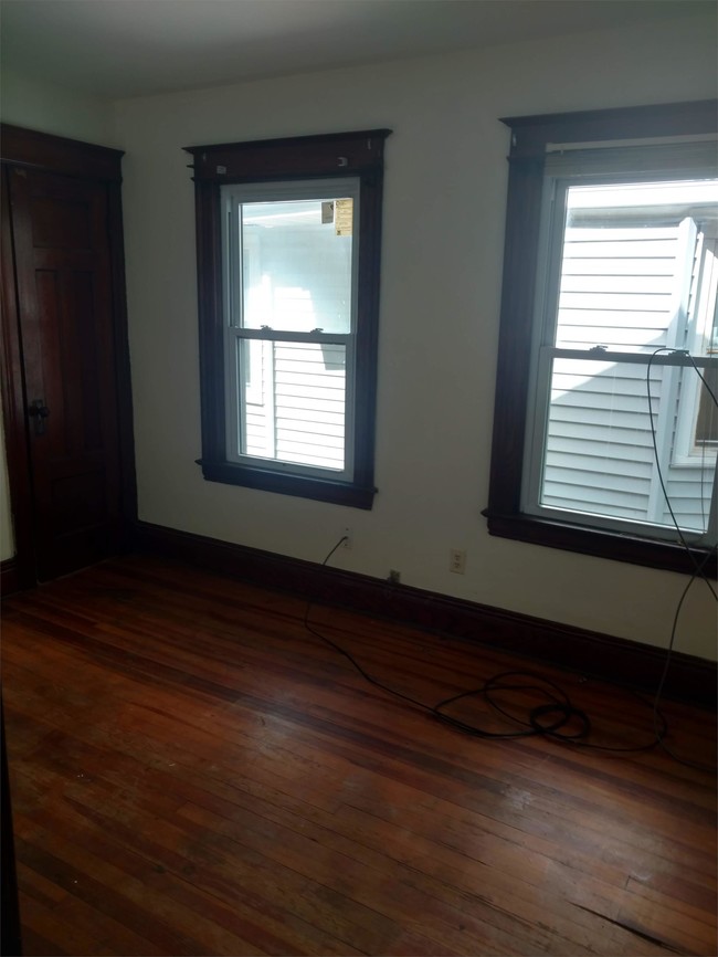 Building Photo - 288 Clay Ave