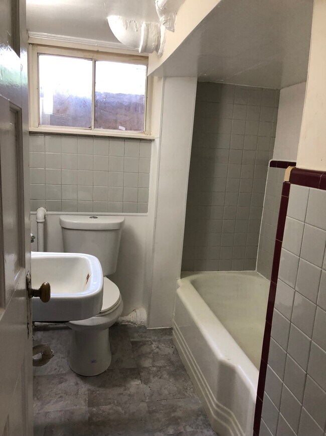 Building Photo - 609 Lafayette St