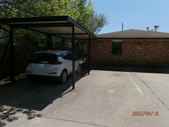 Building Photo - 1614 SW A Ave