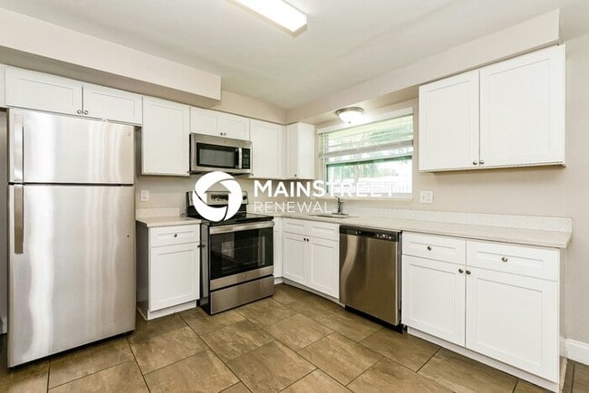Building Photo - 3 Bedroom Pet-Friendly Home in Bradenton, ...