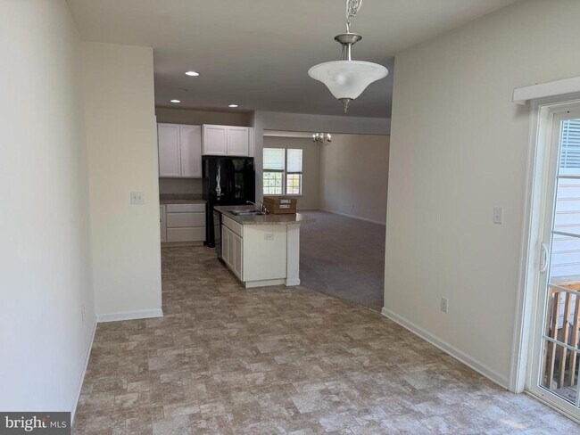 Building Photo - 280 N Bayberry Pkwy
