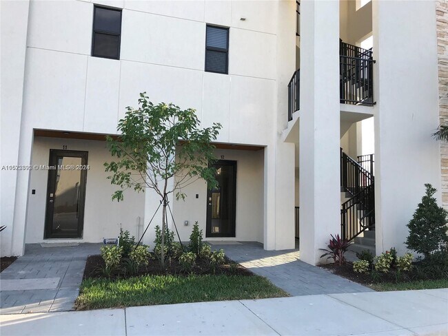 Foto del edificio - 10437 NW 82nd St