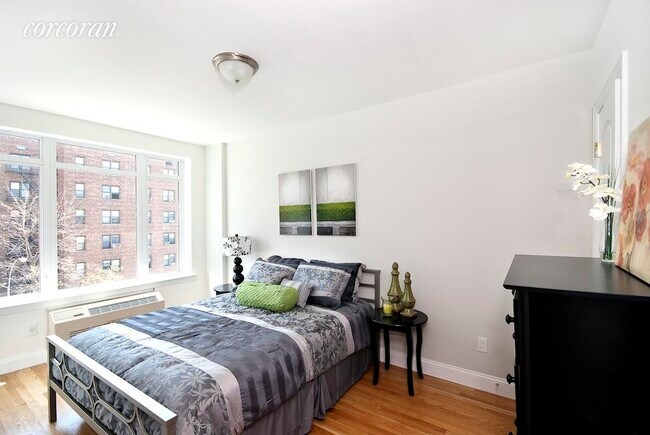 Foto del edificio - 3094 Crescent St