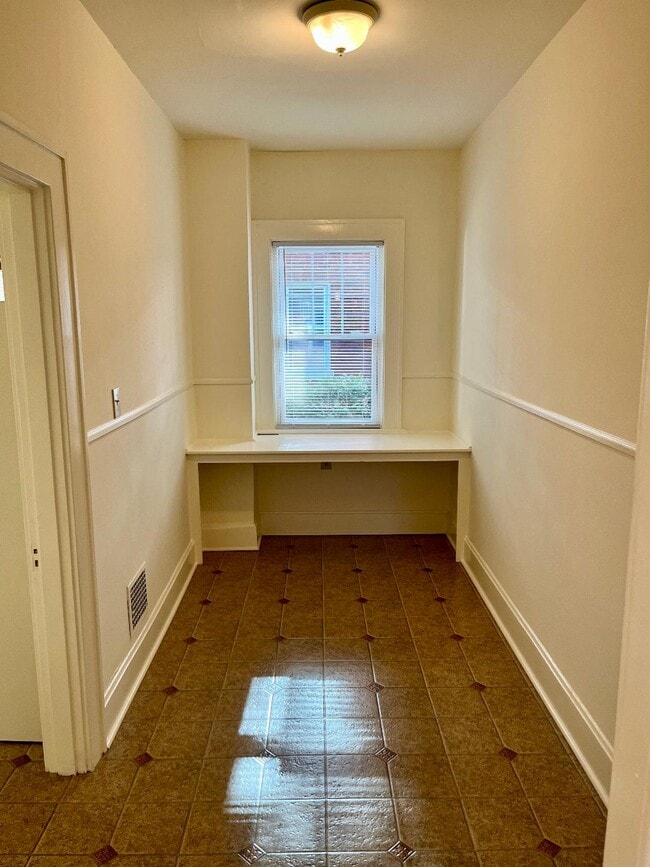 Breakfast Room - 1312 Fontaine Rd