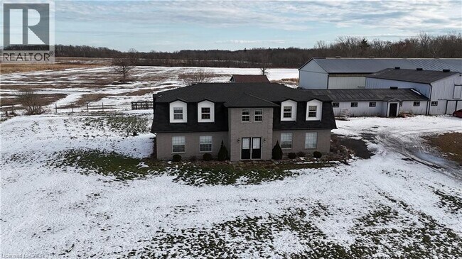 Photo du bâtiment - 38 11th Rd E