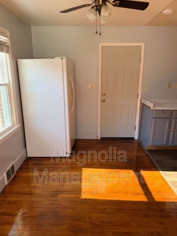 Foto del edificio - 1217 Oakridge Ave