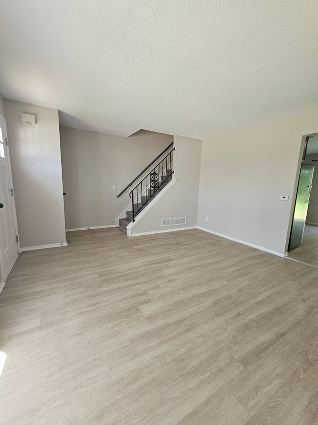 Building Photo - 4018 N Elsie Ave