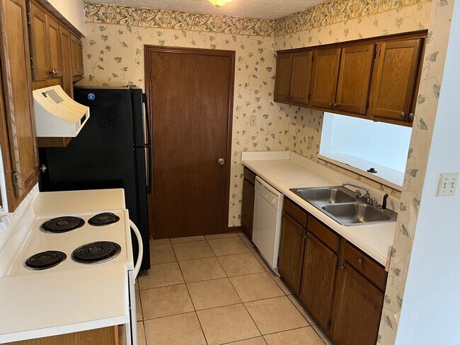 Foto del edificio - 155 Marilyn Dr