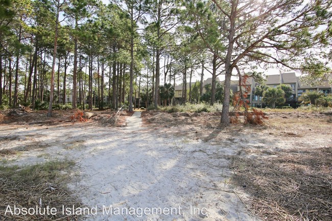 Building Photo - 253 S Sea Pines Dr