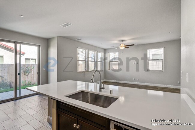 Building Photo - 6210 E Nala Dr