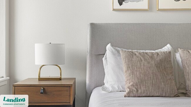 Building Photo - 3158 SW 12th Ave