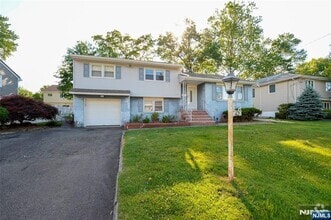 Building Photo - 42 Kershner Pl