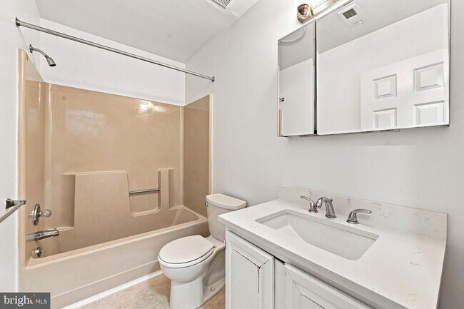 Foto del edificio - 506 W 9th St
