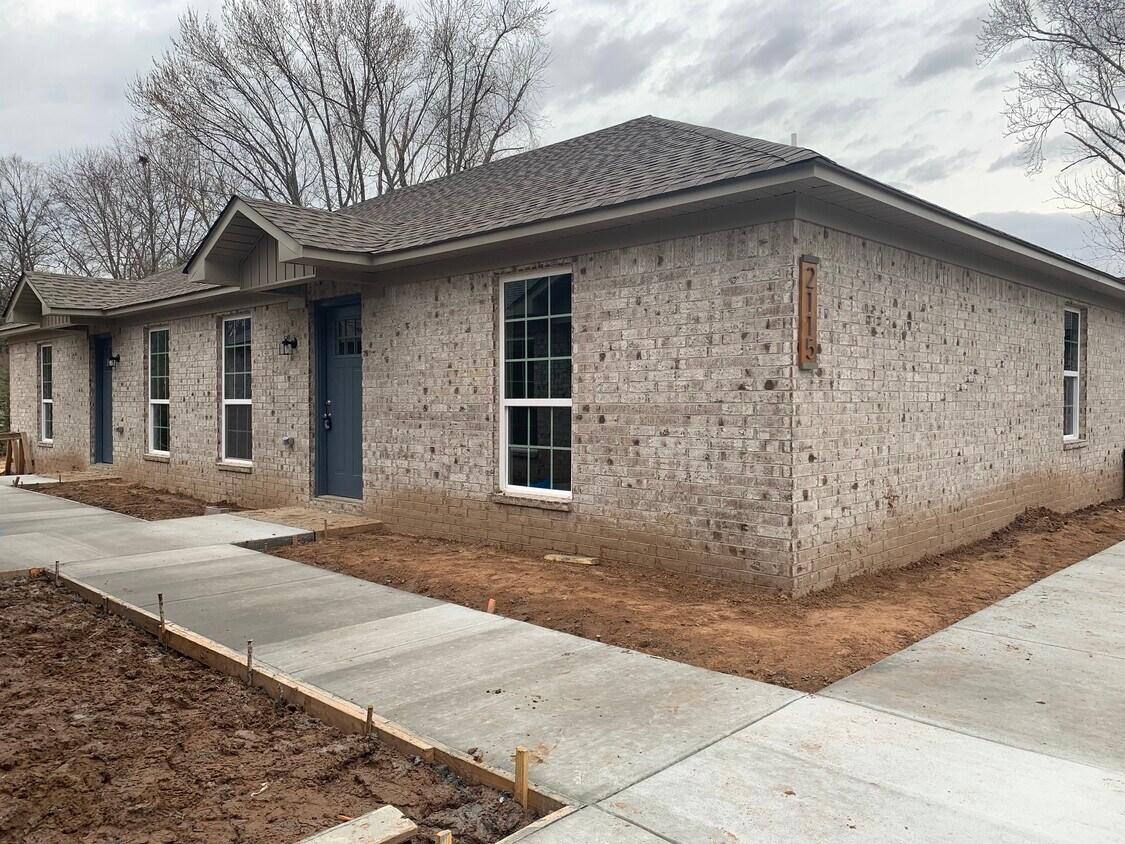 2115 Stout St, Conway, AR 72032 Townhome Rentals in Conway AR