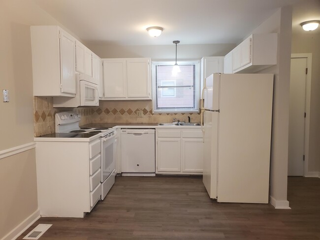 Foto del edificio - 7305 Leesville Rd