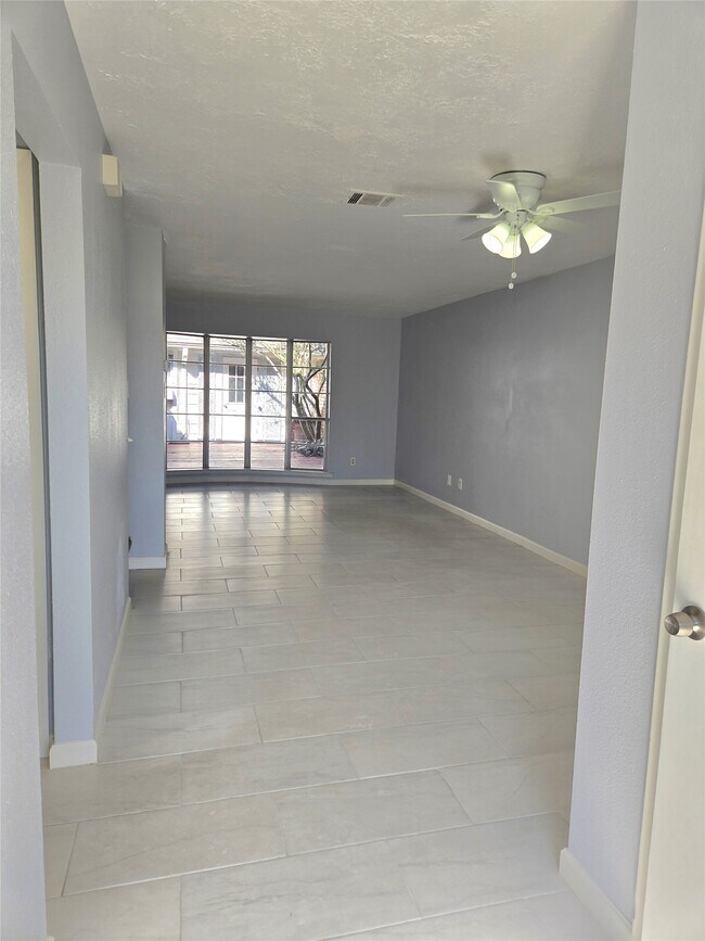 Foto del edificio - 1525 Ramada Dr