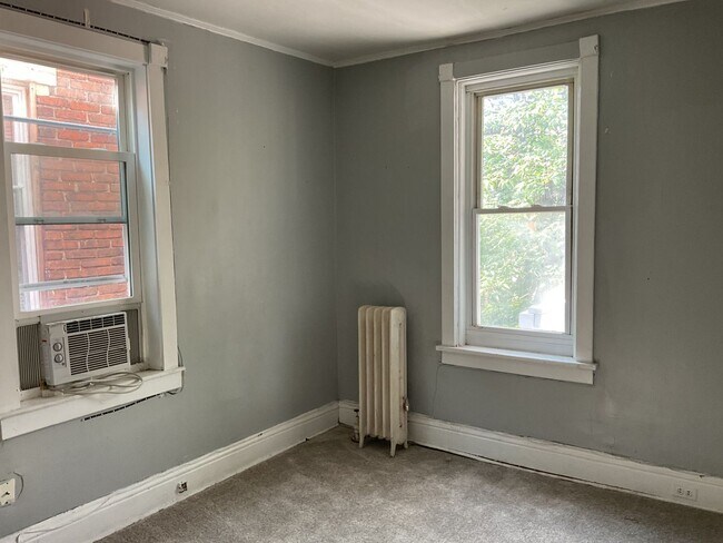 Foto del edificio - 3 br, 1 bath House - 1942 ZARKER ST