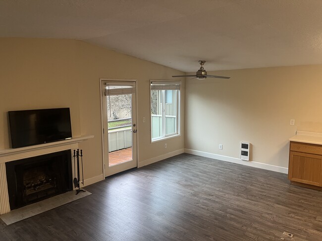 Living Room - 7022 SW Montauk Cir