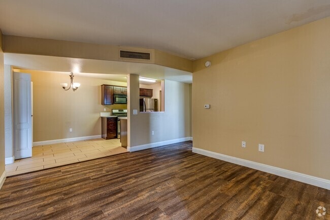 2 BR, 2 BA (Renovated) - 961 SF - Solevita Apartment Homes