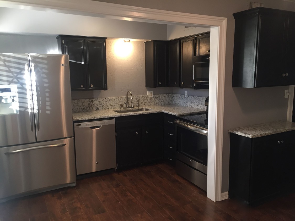 Foto principal - 3 Woodward Blvd