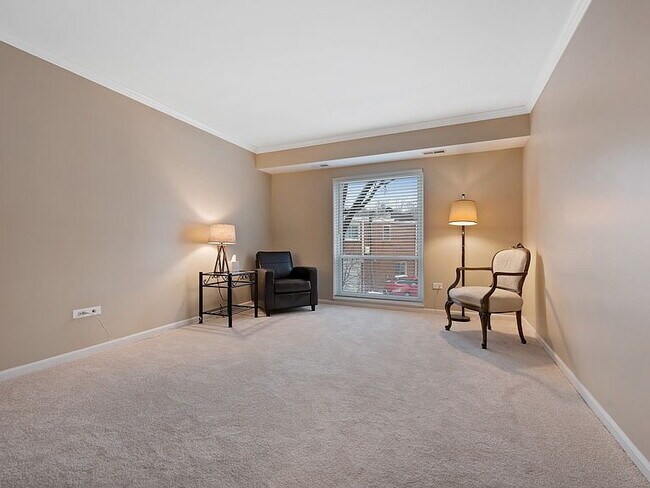 Foto del edificio - 134 Green Bay Rd