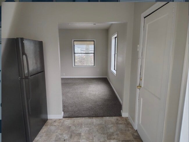 Building Photo - 7716 Appleton St