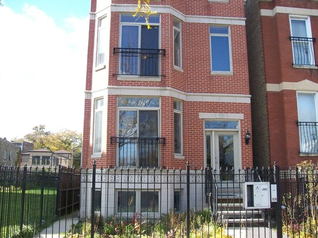 Building Photo - 4222 S Indiana Ave