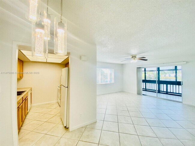 Foto del edificio - 633 N Keene Rd