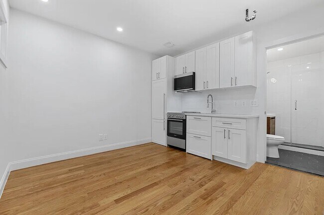 Building Photo - 208 East 31st Street