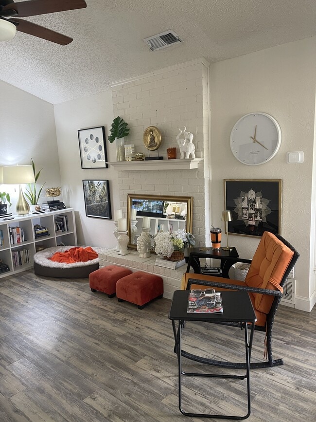 Photo - 2516 Oak Hill Dr House