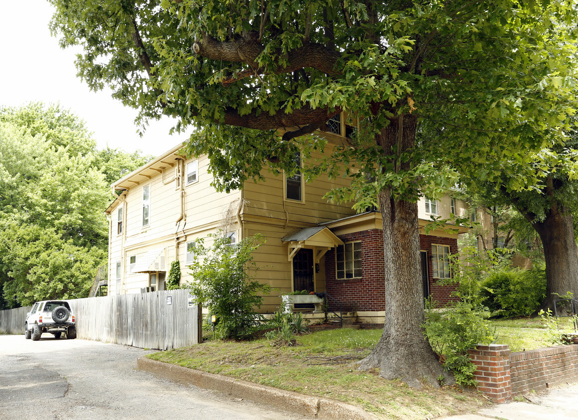 Building Photo - 163 N Auburndale St