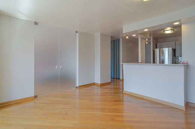 Building Photo - 405 N Wabash Ave