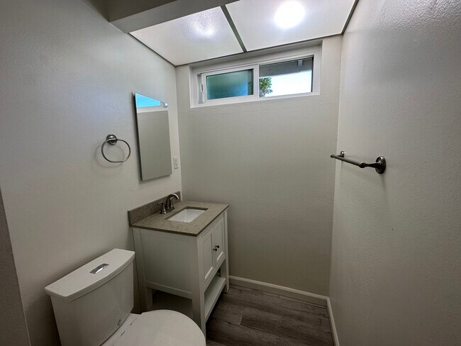 Building Photo - 749 Casiano Dr