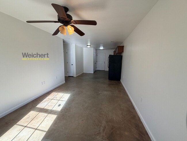 Building Photo - 612 N 5th St