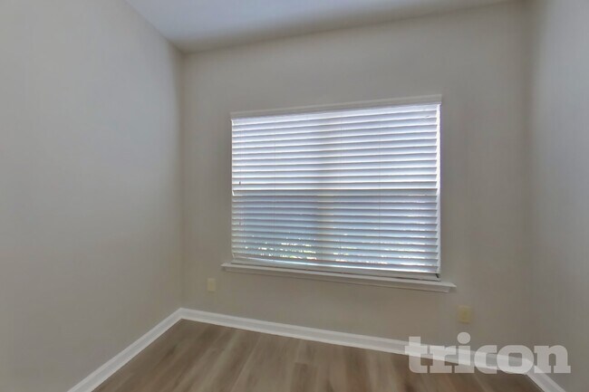 Foto del edificio - 155 Hickory Hills Dr