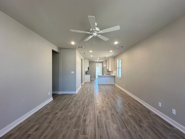 Foto del edificio - Coming Soon! 3 Bedroom 2 Bath Newly Constr...