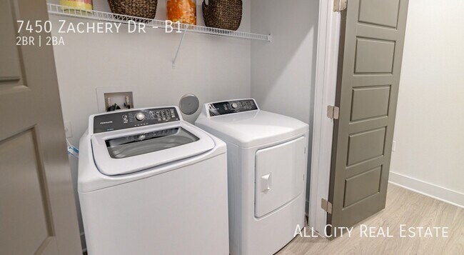 Foto del edificio - 7450 Zachery Dr