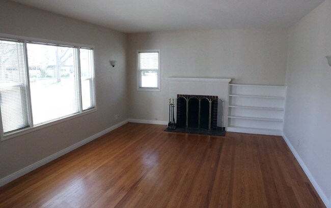 Building Photo - 1380 55th St