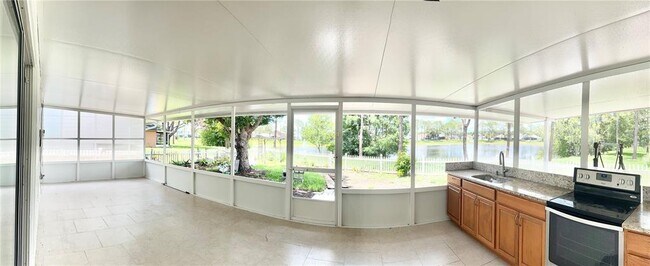 Foto del edificio - 9419 Chandon Dr