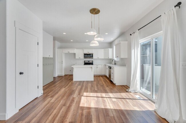 Foto del edificio - 564 N 40 W St