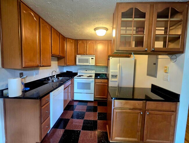 Foto del edificio - 2205 Arbor Cir