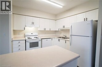 Building Photo - 237 Auburn Dr