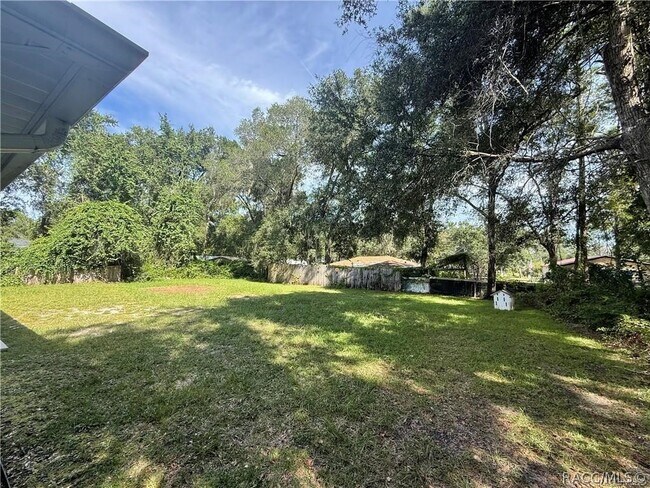 Foto del edificio - 3057 E Catherine Ln