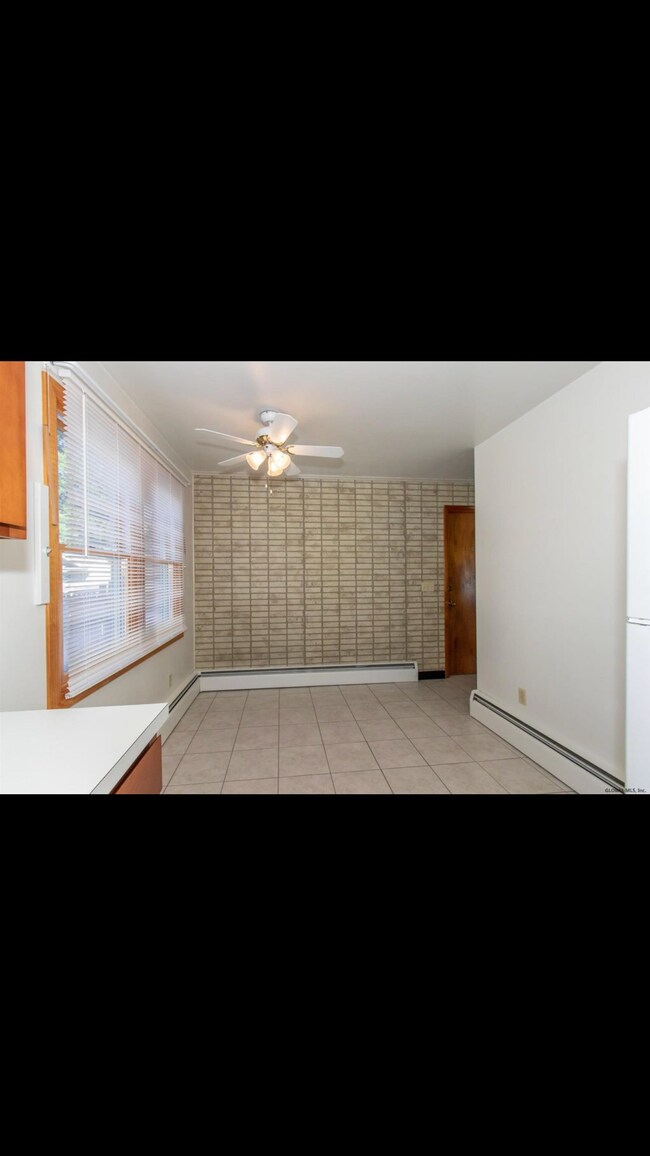 Kitchen - 22 Fountain Ave