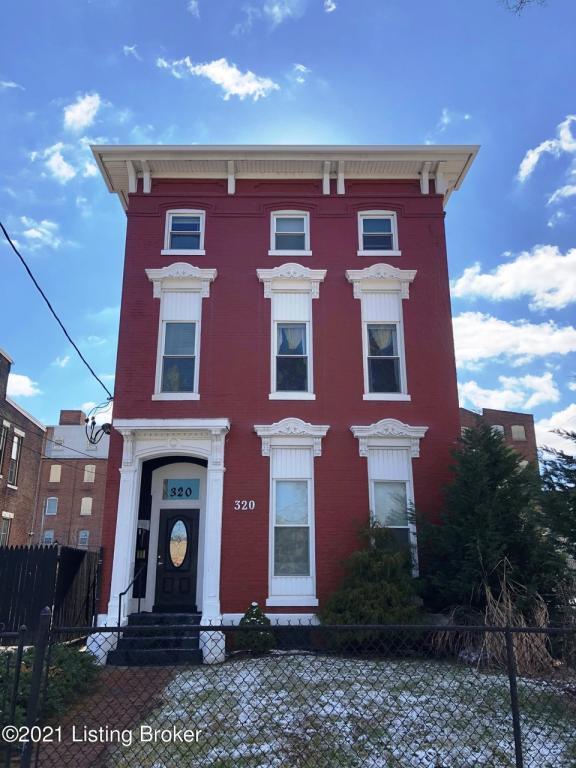 Primary Photo - 320 E College St