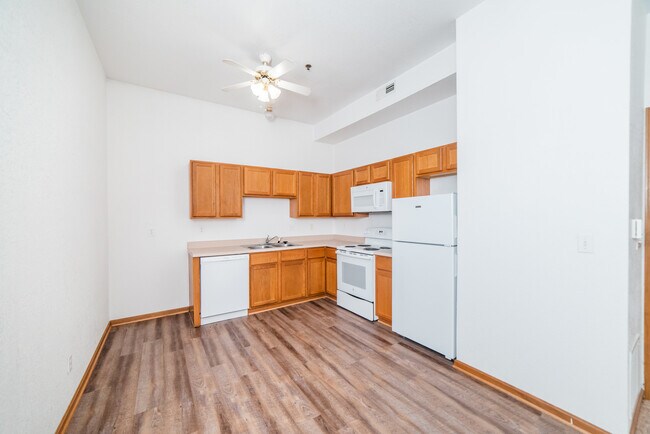 Building Photo - Pinnacle Heights Apartments