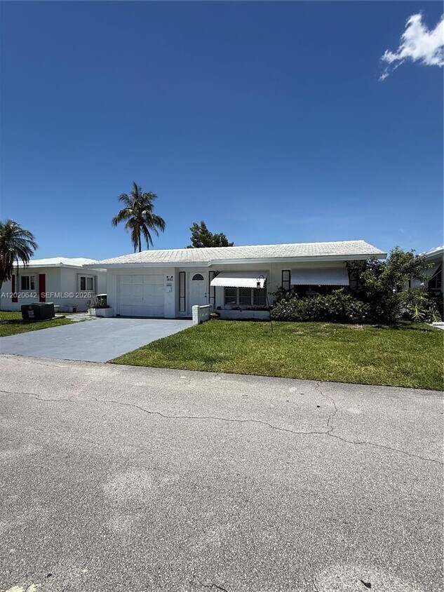Foto del edificio - 8107 NW 58th Pl