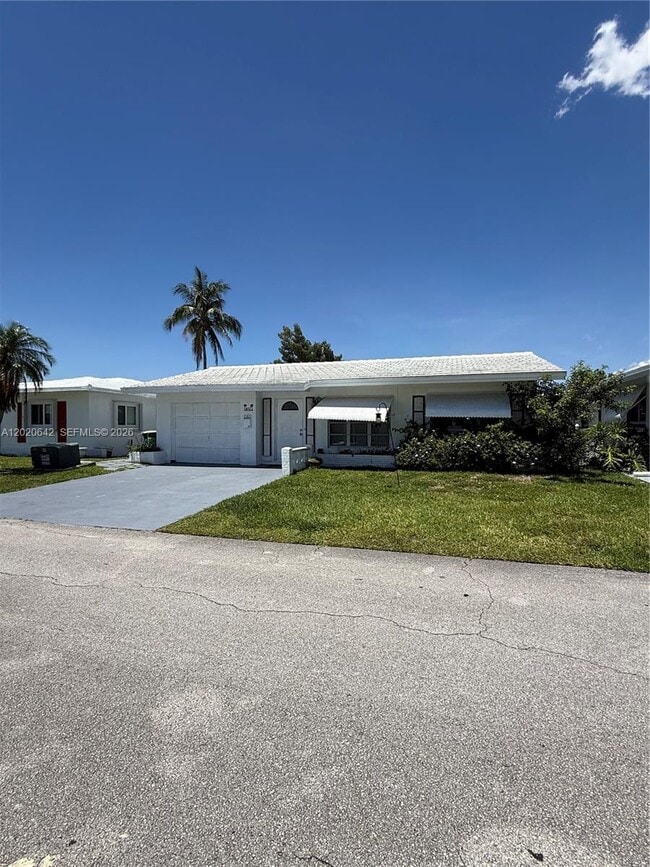 Foto del edificio - 8107 NW 58th Pl